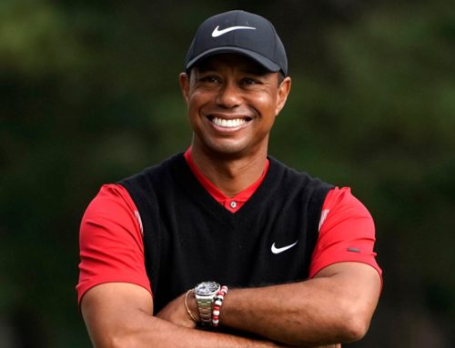 Tiger Woods, multicampeão de golfe vai disputar torneio ao lado do filho.